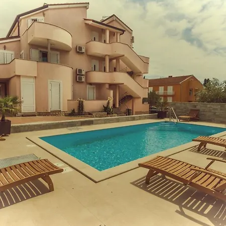 Basilea No. 2 Aparthotel *