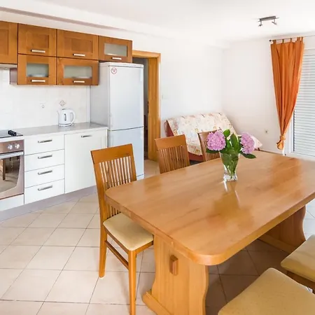 Basilea No. 2 Biograd Na Moru